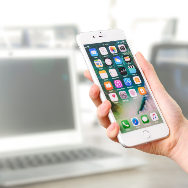 App Store審査で止まる